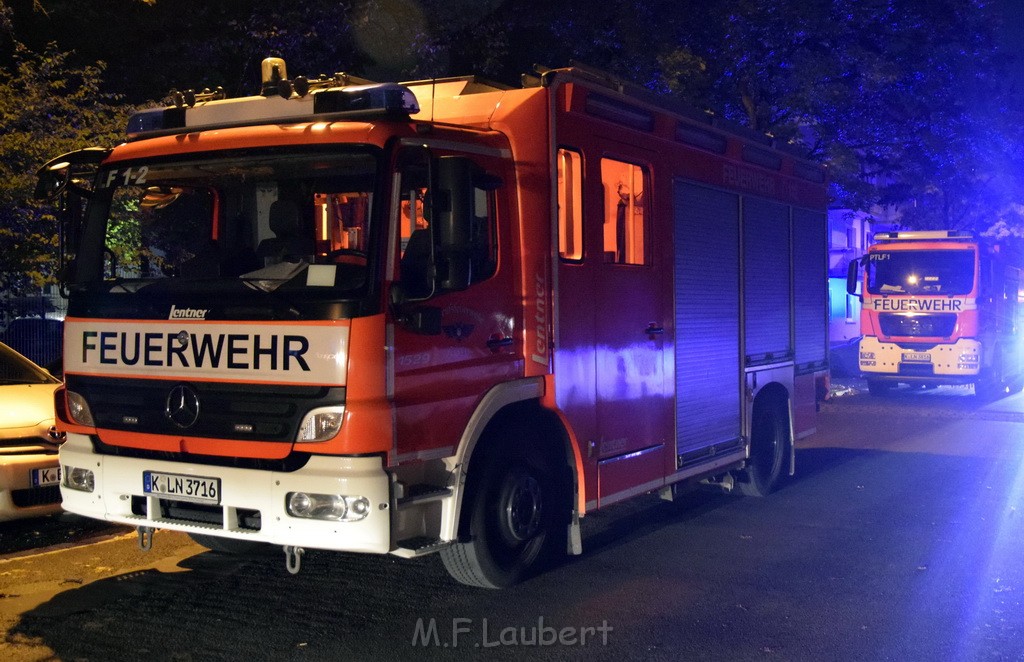 Feuer 2 Y Kellerbrand Koeln Humbold Gremberg Hachenburgerstr P334.JPG - Miklos Laubert